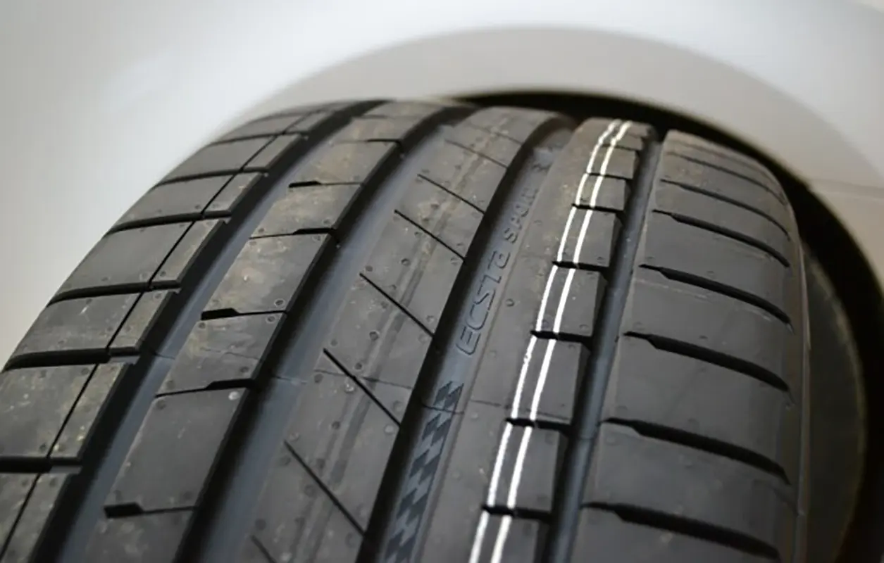 Летняя шина Kumho PS72 Ecsta Sport 225/45R17 91Y 2