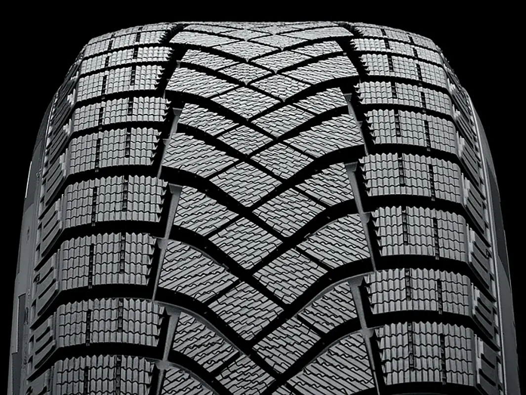 Автомобильные шины Pirelli Ice Zero Friction 225/55R17 101H 2